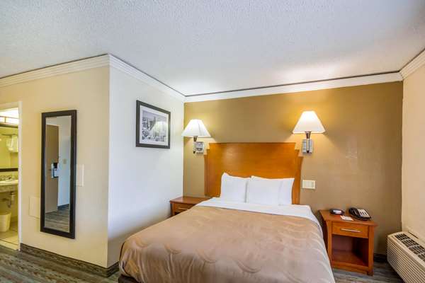  - Quality Inn & Suites Independence - I-70, Exit 12