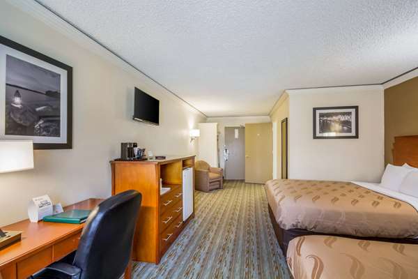  - Quality Inn & Suites Independence - I-70, Exit 12