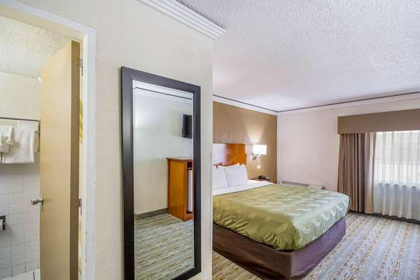  - Quality Inn & Suites Independence - I-70, Exit 12