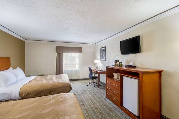  - Quality Inn & Suites Independence - I-70, Exit 12