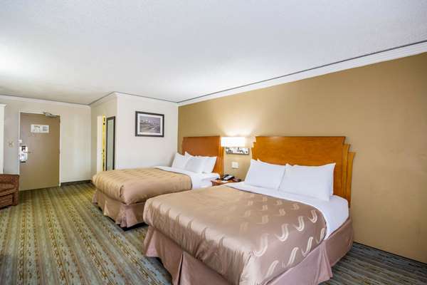  - Quality Inn & Suites Independence - I-70, Exit 12
