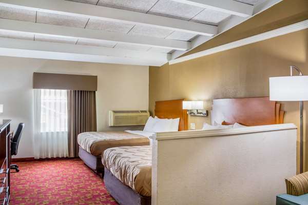 Suite - Quality Inn & Suites Independence - I-70, Exit 12