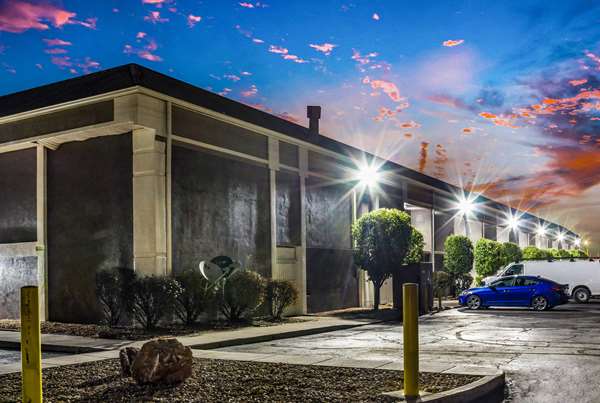  - Quality Inn & Suites Independence - I-70, Exit 12