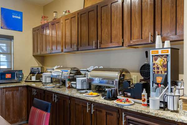 Amenities - Comfort Inn Marshall