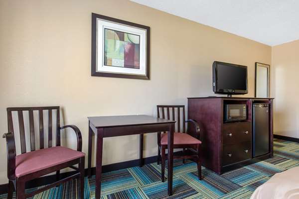  - Quality Inn & Suites Arnold