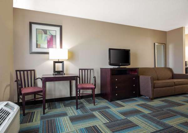 - Quality Inn & Suites Arnold