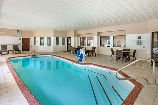 Pool - Comfort Inn & Suites O'Fallon