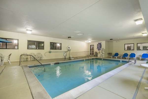 Pool - Comfort Suites St Charles - I-70, Exit 229B