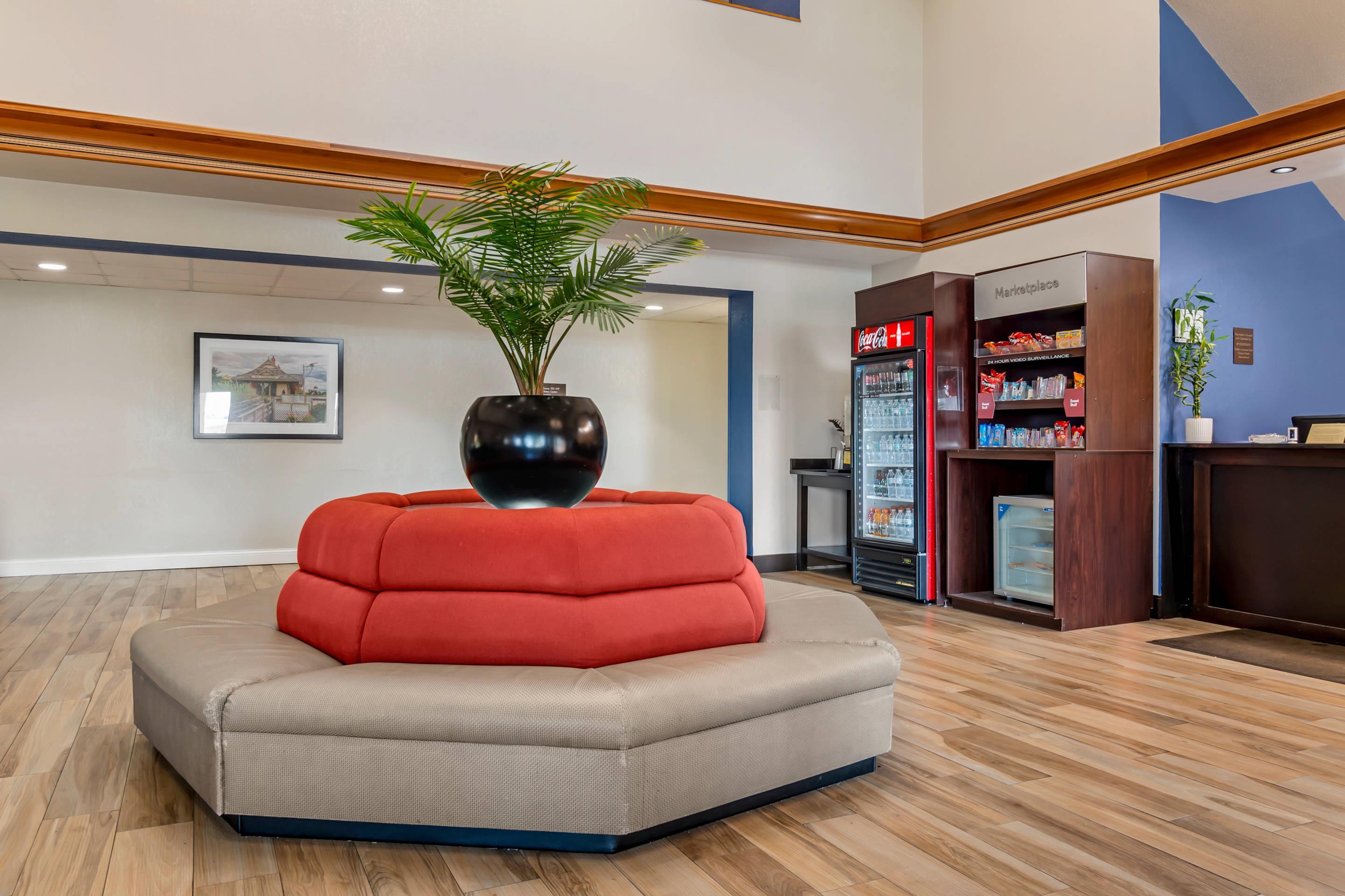 Lobby | Comfort Suites St Charles - St Louis
