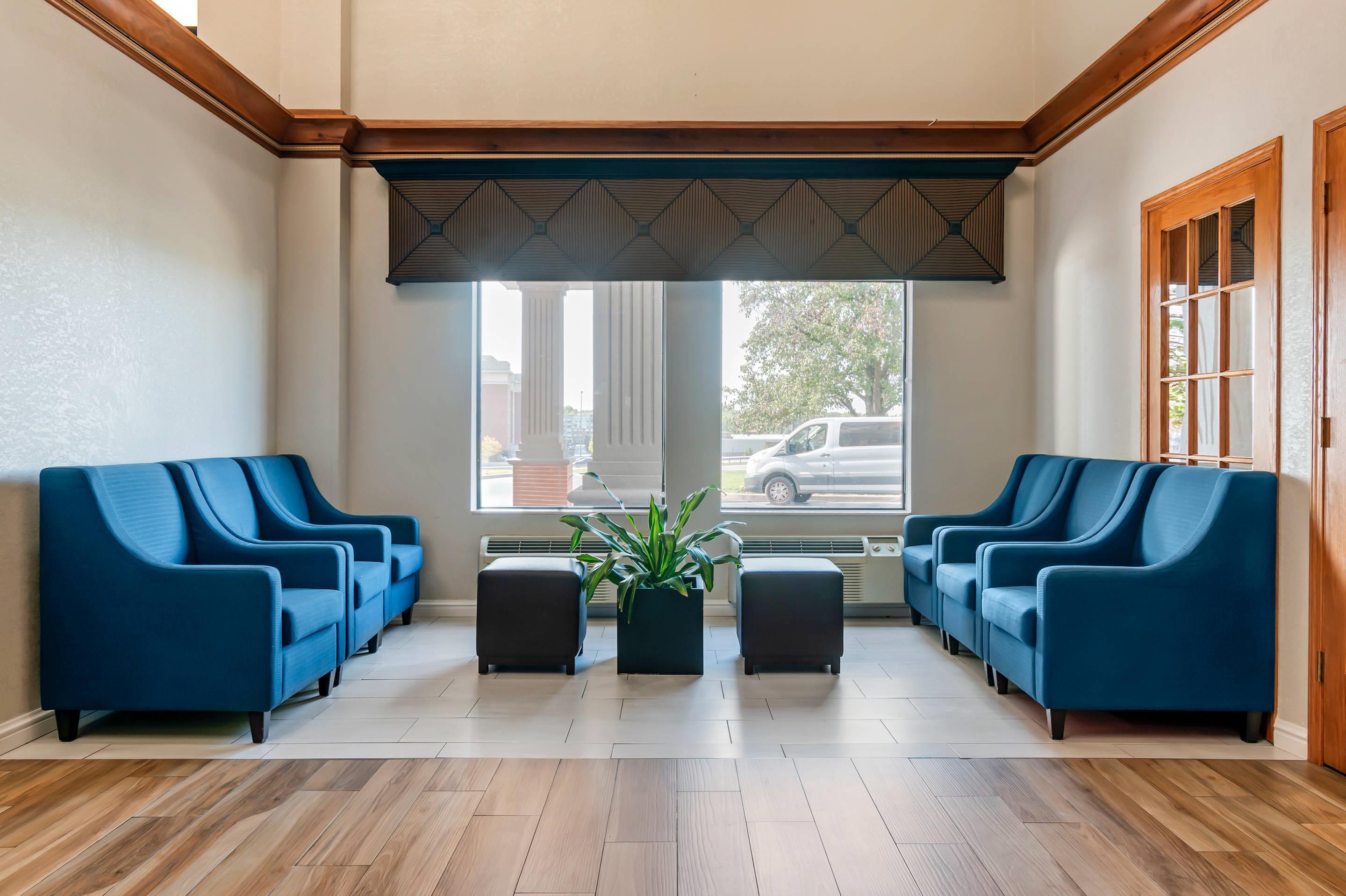 Lobby | Comfort Suites St Charles - St Louis