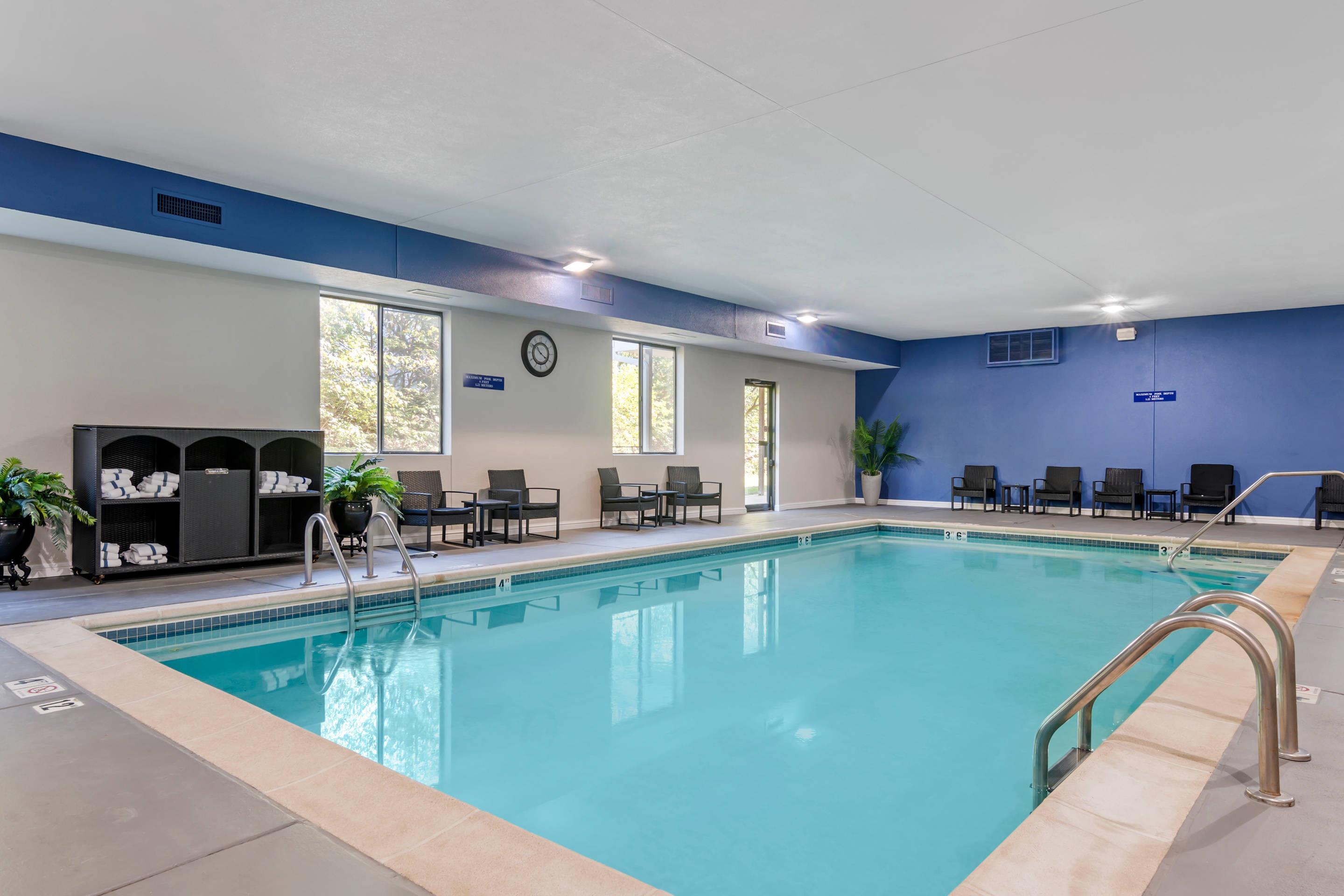 Indoor pool | Comfort Suites St Charles - St Louis