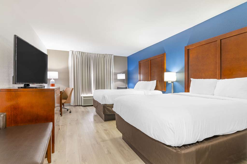COMFORT INN NEAR SIX FLAGS ST. LOUI-guestroom-Guest Room,On-Site.jpg