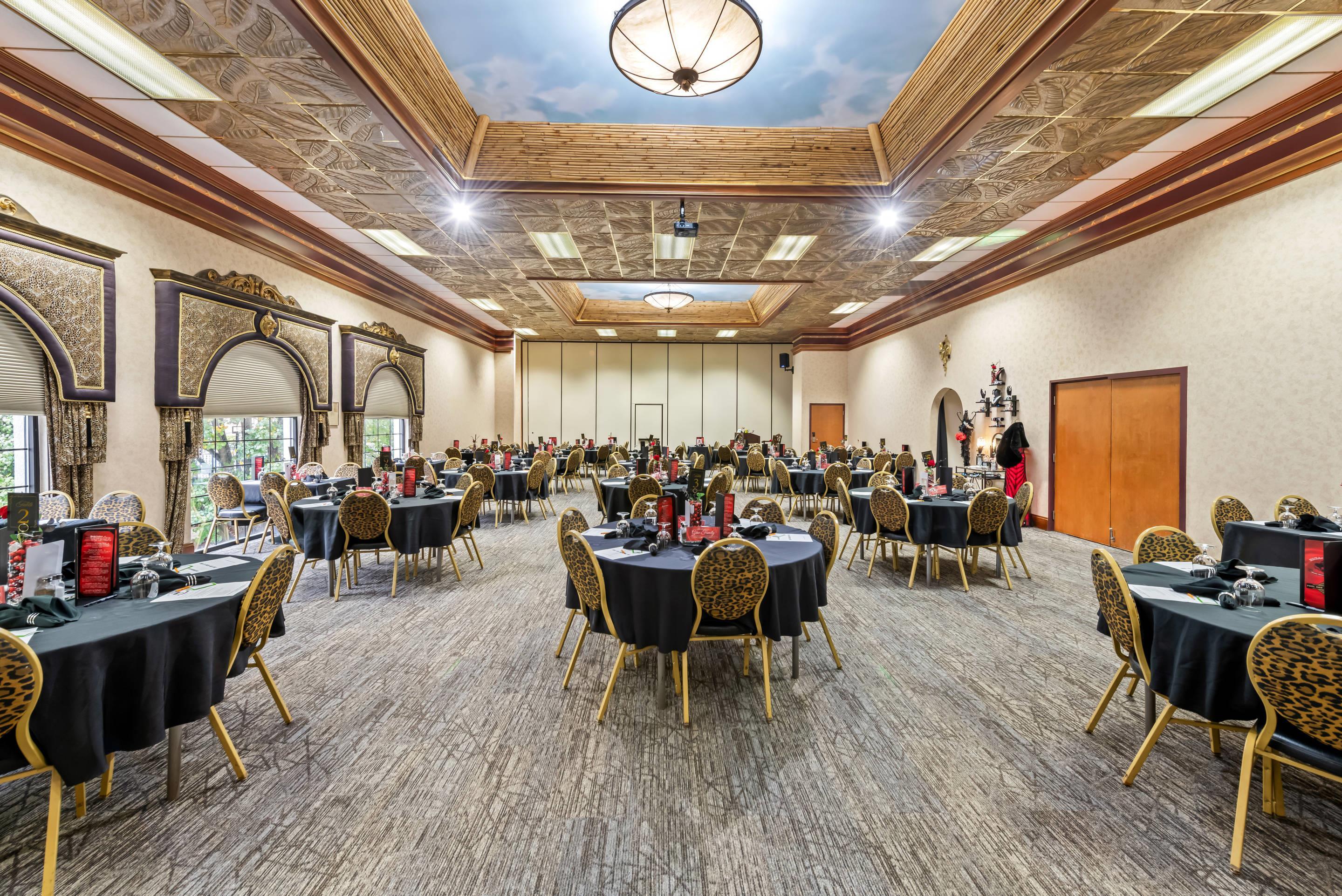 Dining room | Clarion Inn Branson