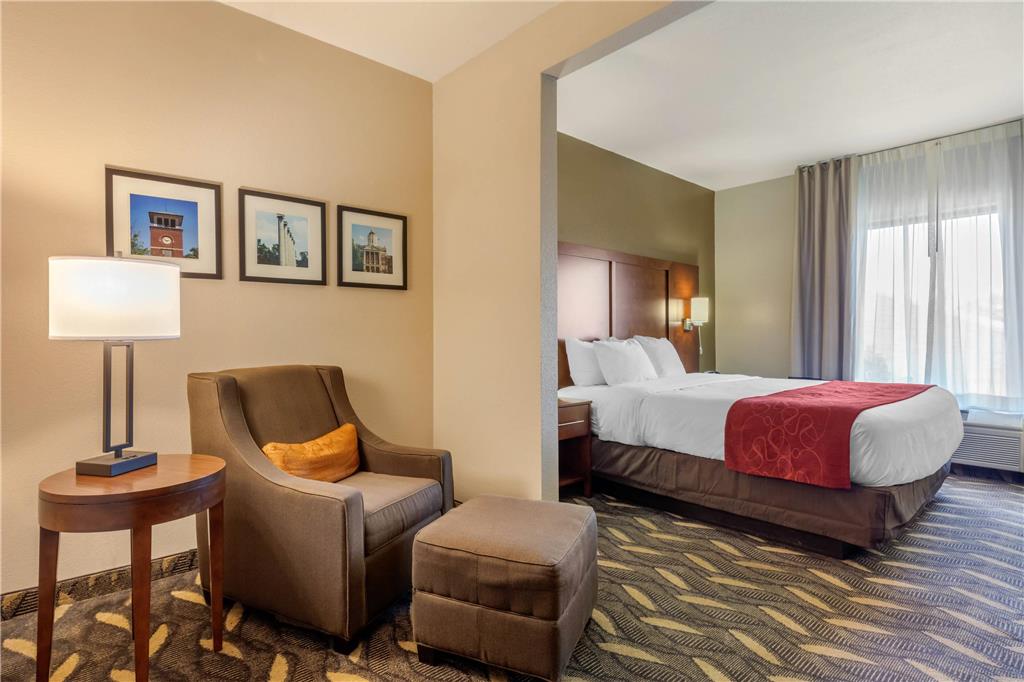 COMFORT SUITES ROLLA-guestroom-Guest Room,Suite,On-Site.jpg