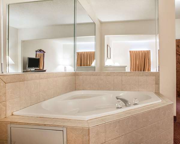 Suite - Comfort Suites Jefferson City