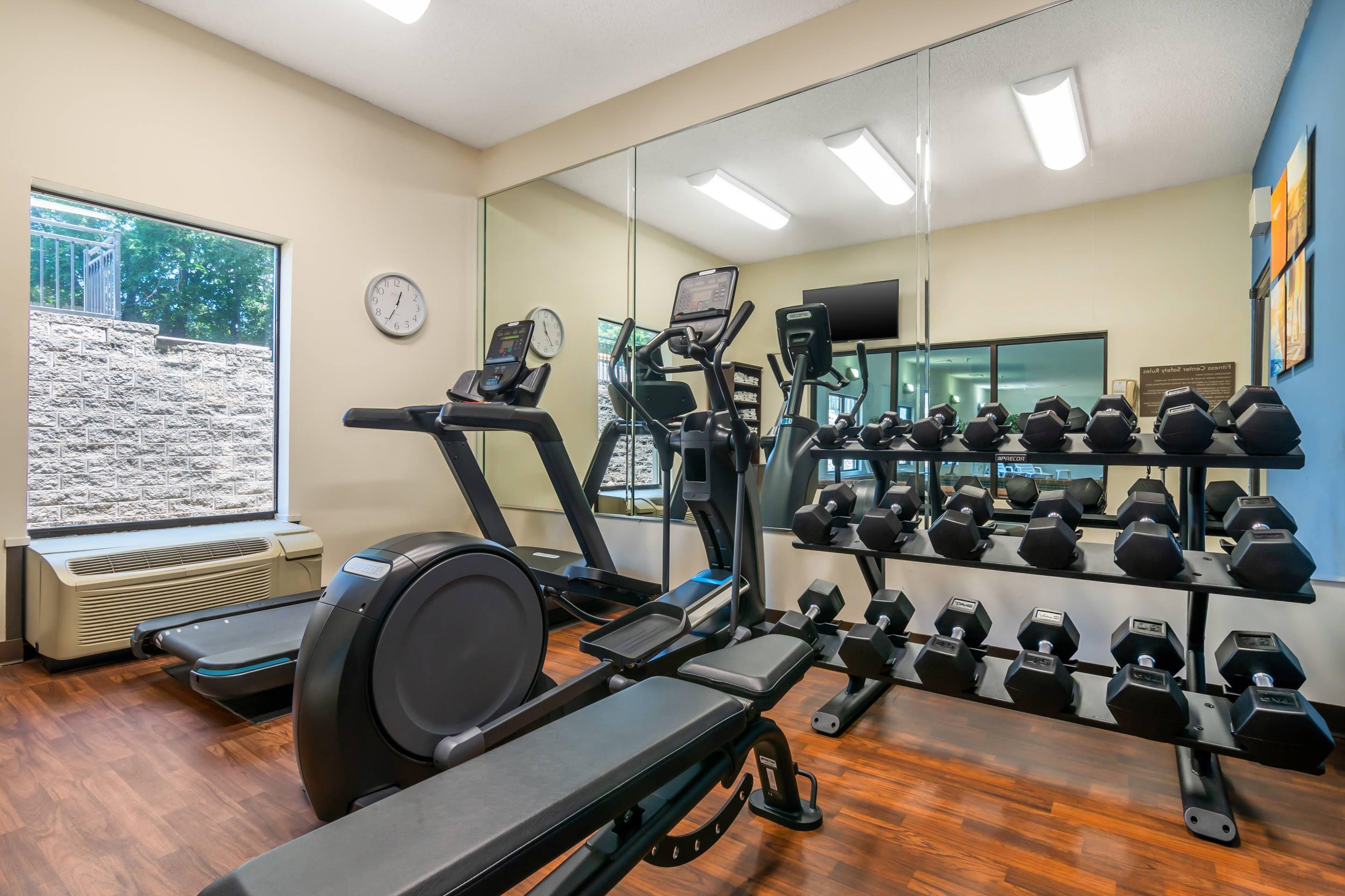 Exercise room | Comfort Suites Jefferson City