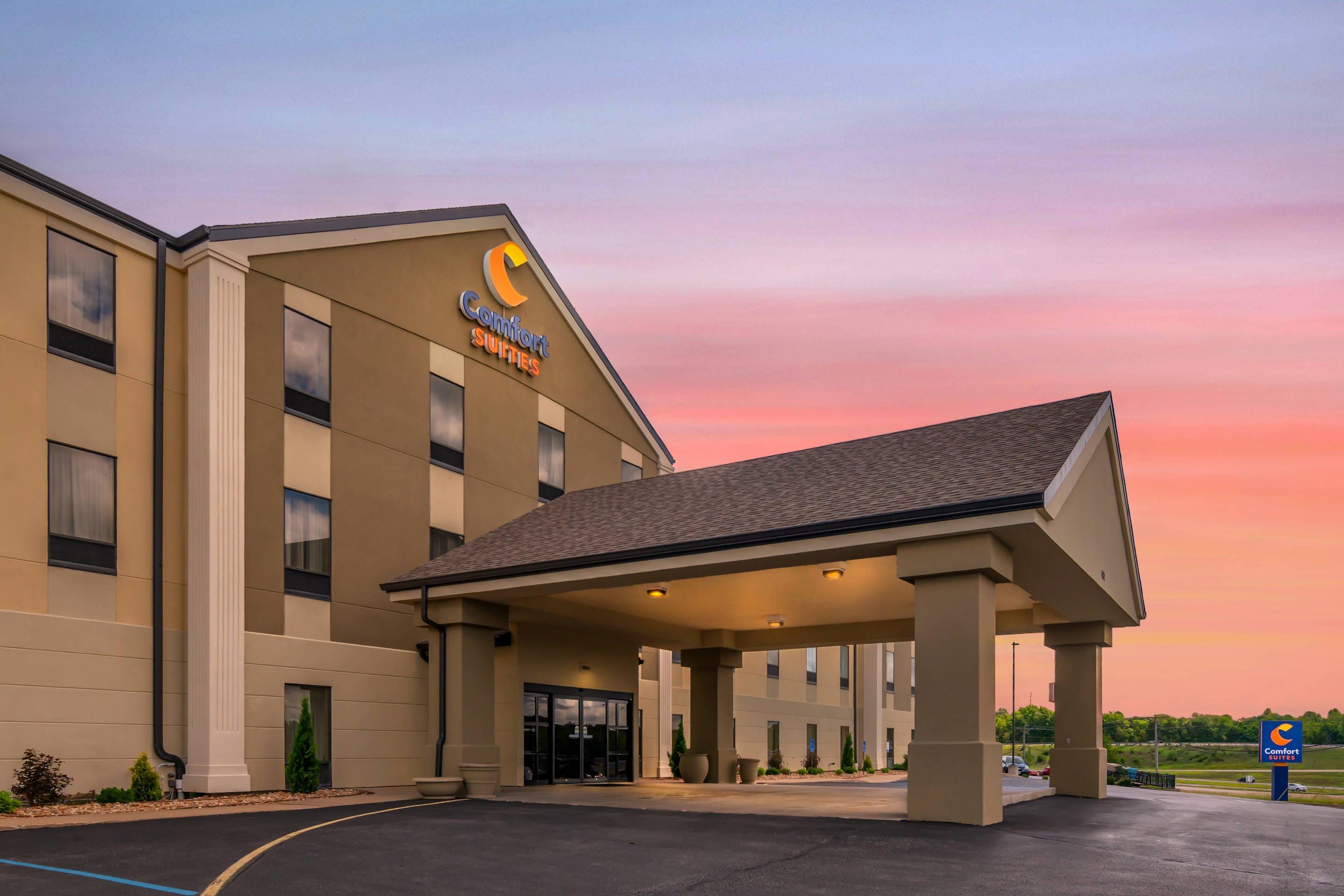 Hotel exterior | Comfort Suites Jefferson City