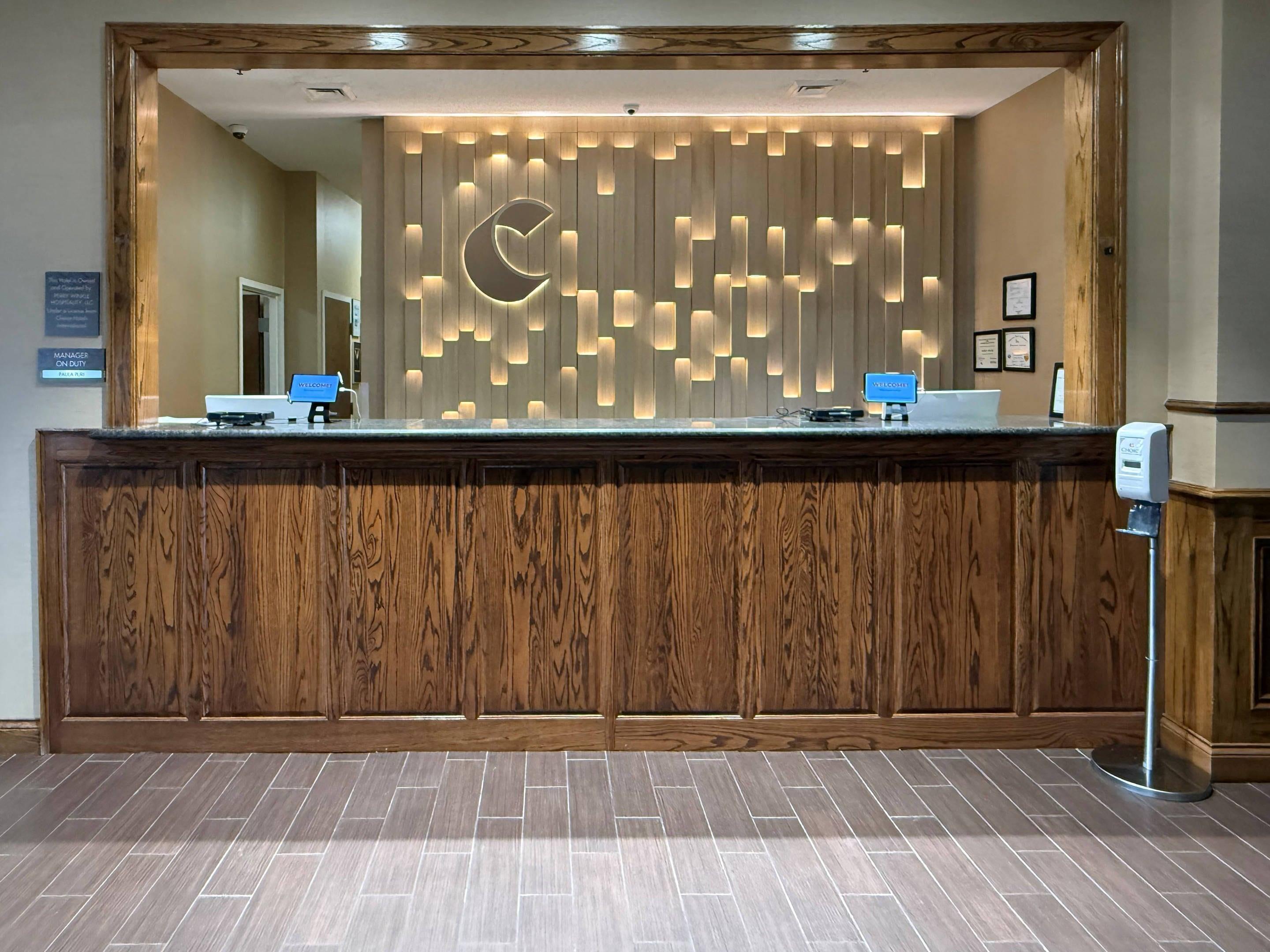 Hotel lobby | Comfort Suites Jefferson City