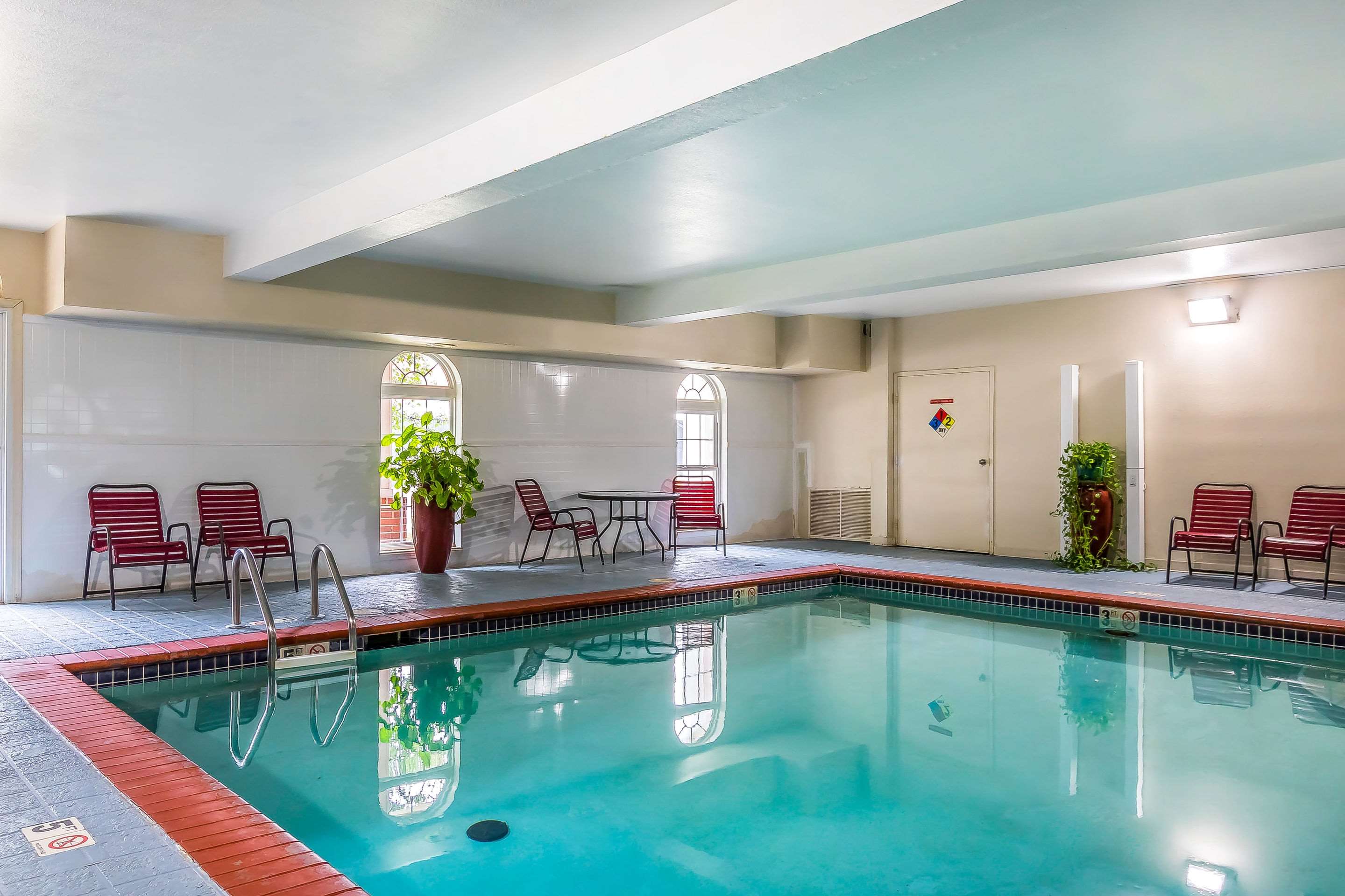 Indoor pool | Quality Inn & Suites Chesterfield Village