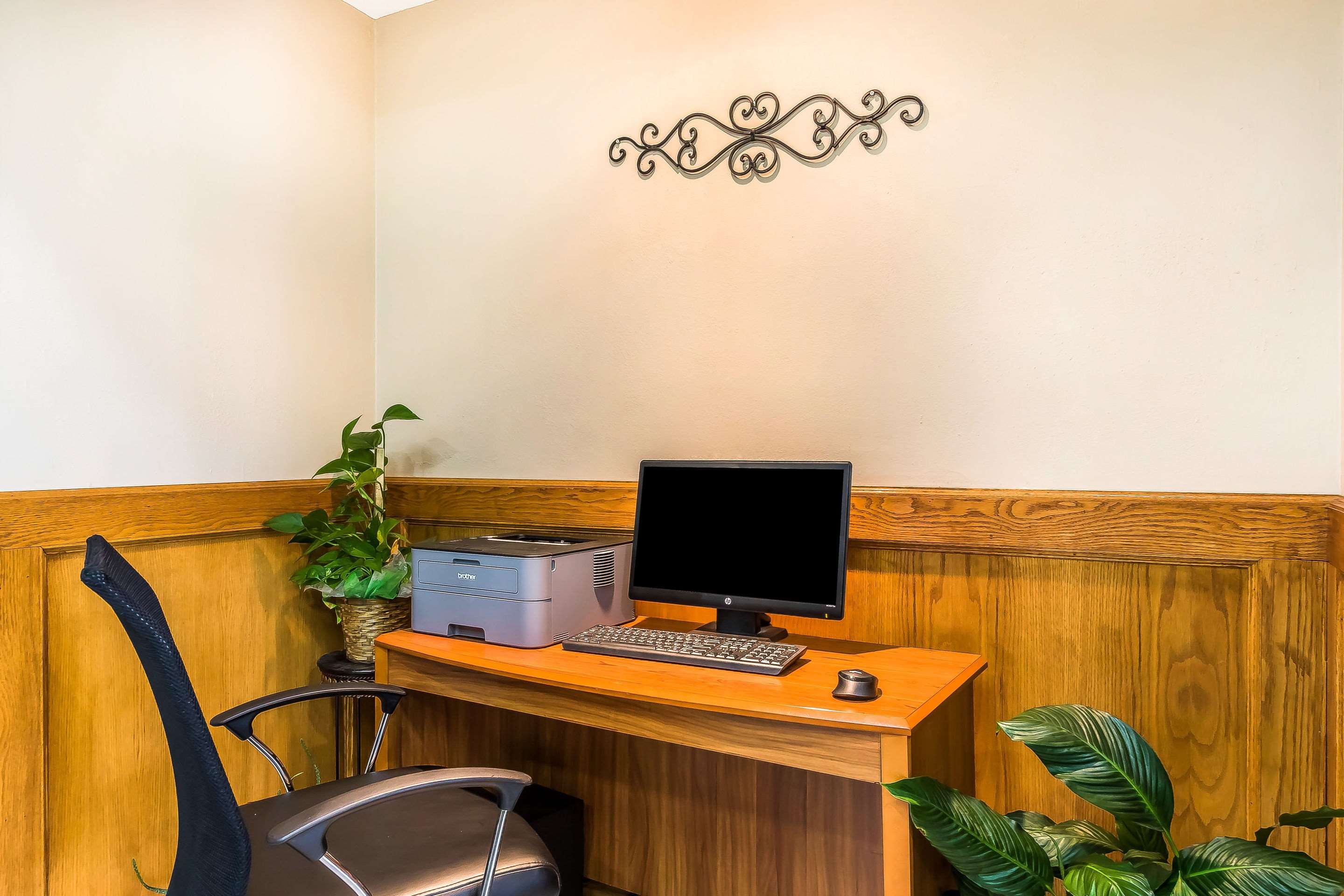 Business center | Quality Inn & Suites Chesterfield Village