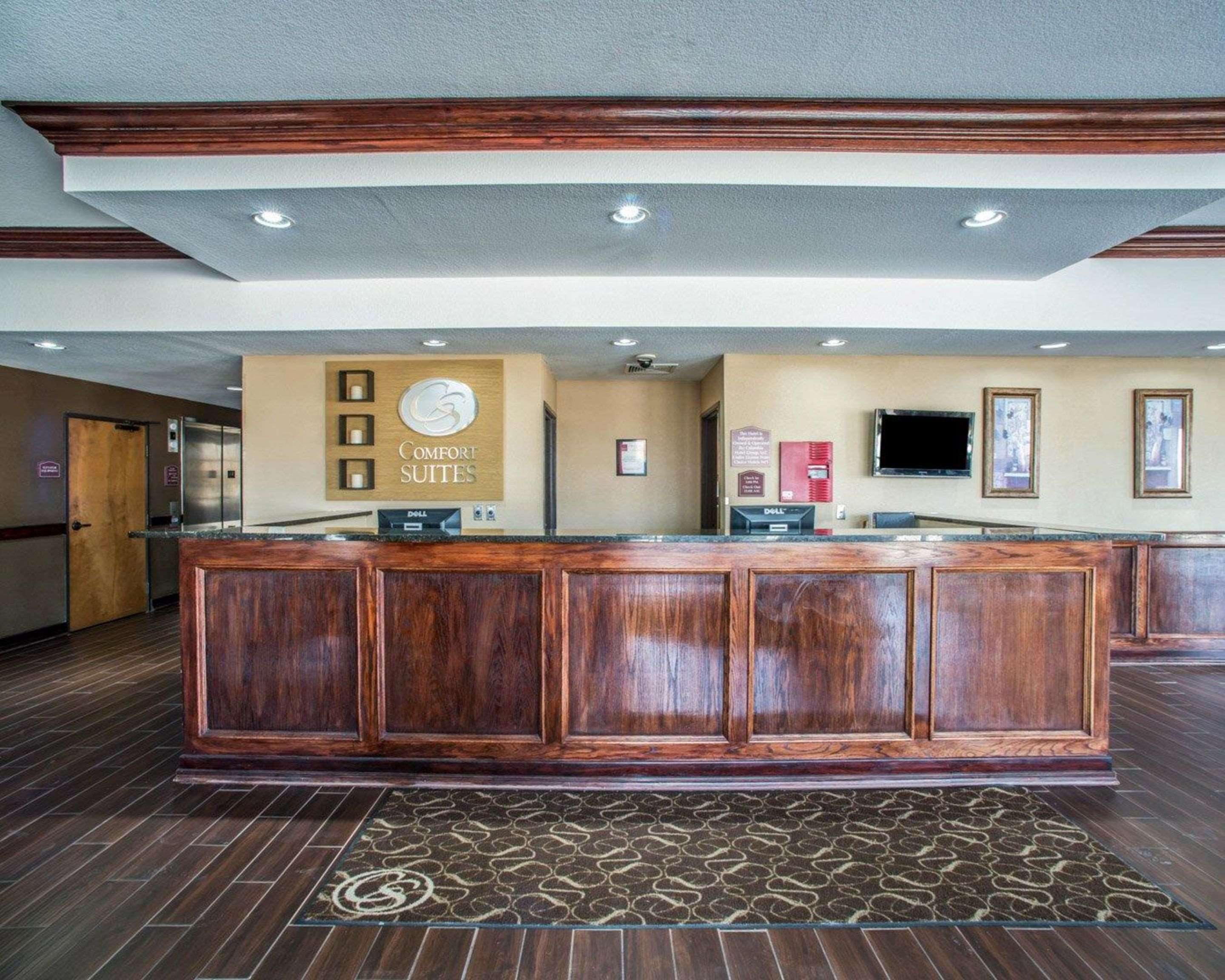 Front desk | Comfort Suites - Columbia