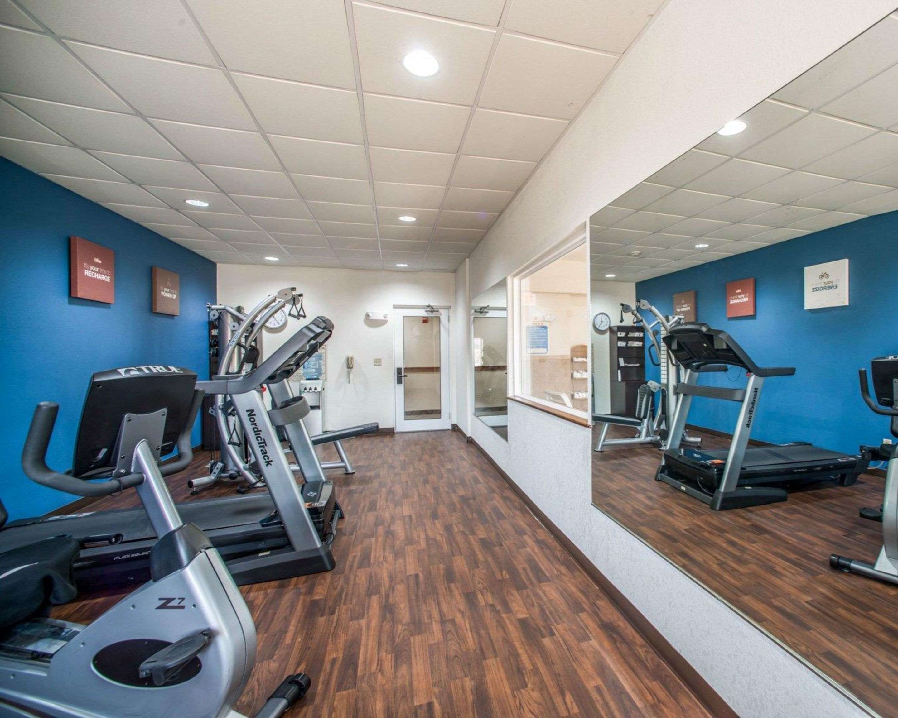 Fitness center | Comfort Suites - Columbia
