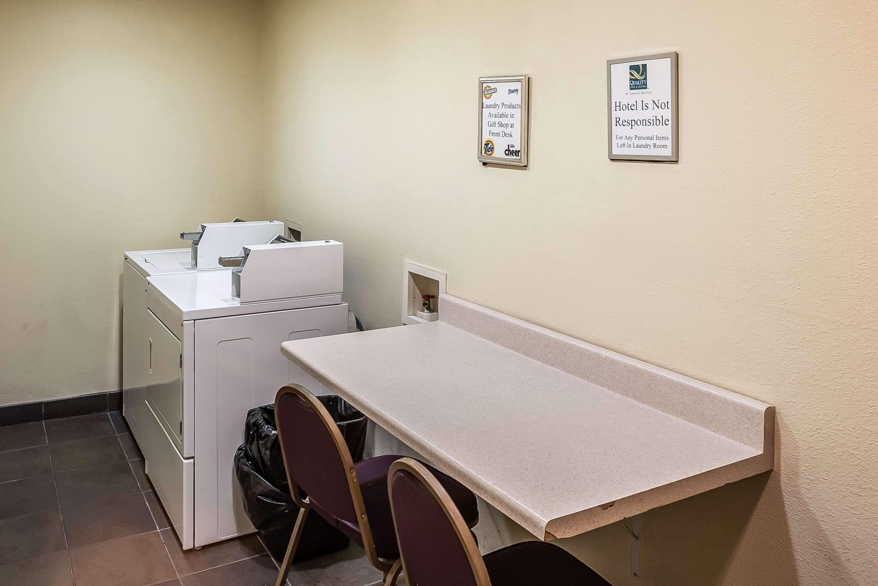 Guest laundry facilities | Quality Inn & Suites Hannibal