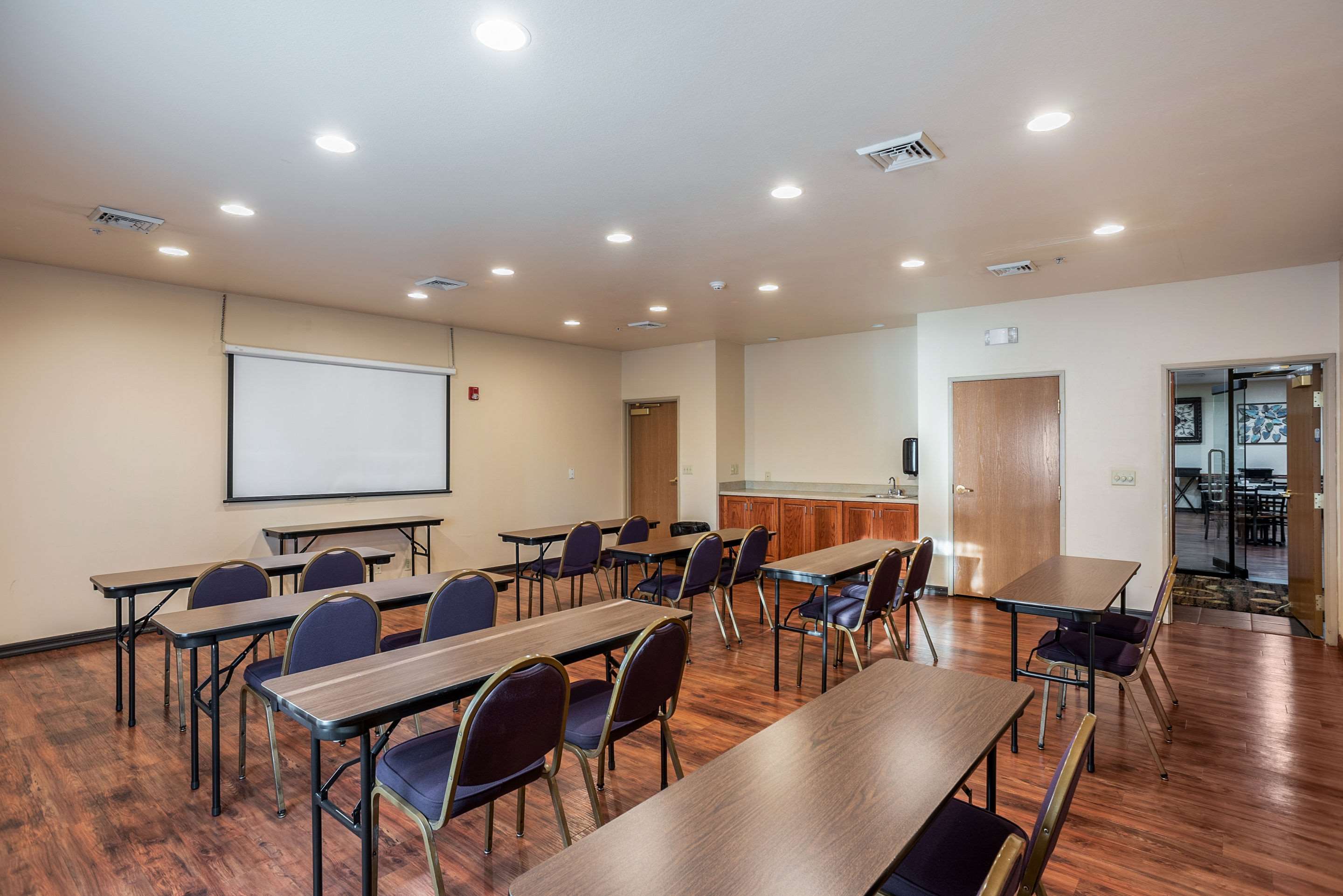 Meeting room | Quality Inn & Suites Hannibal