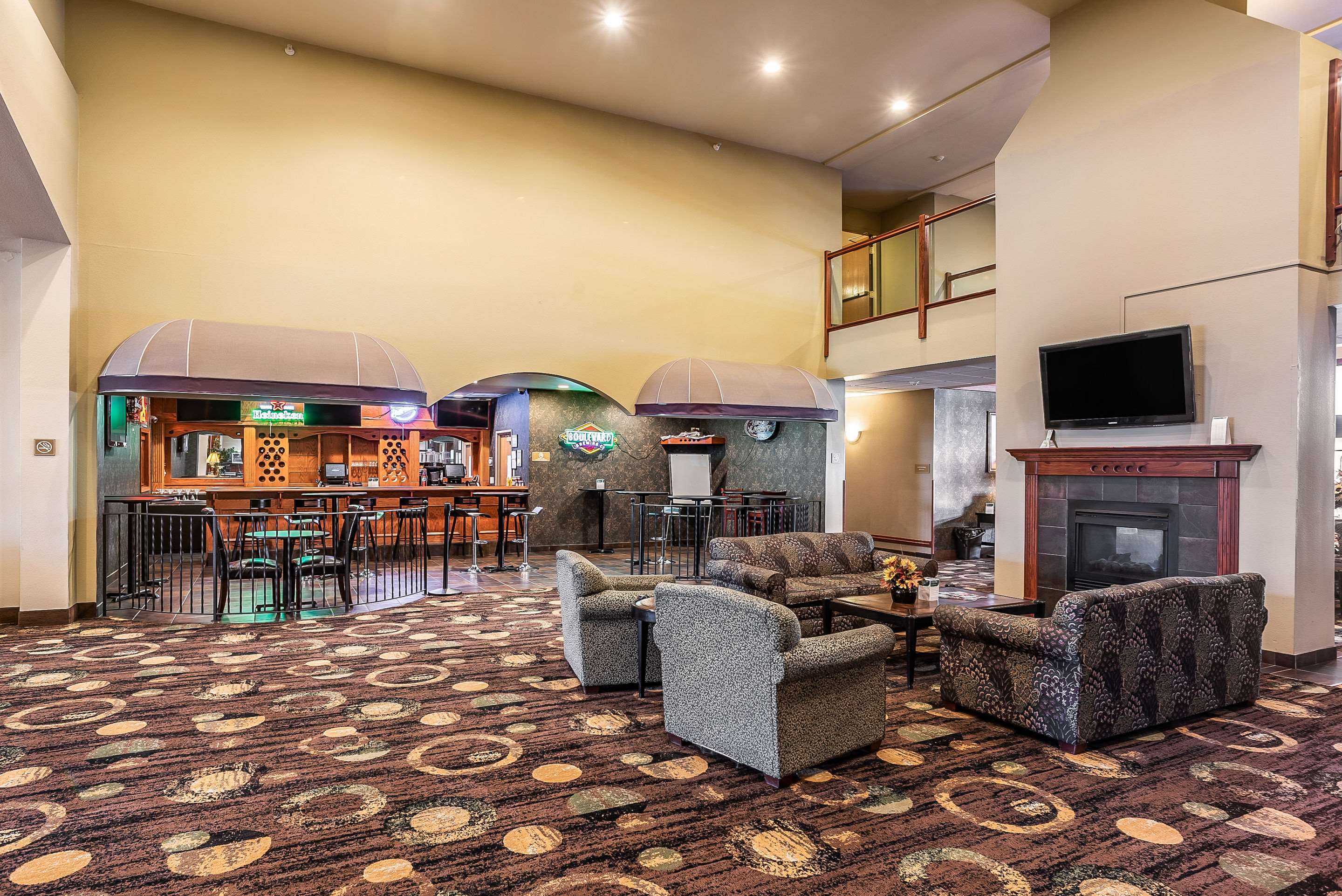 Hotel lobby | Quality Inn & Suites Hannibal