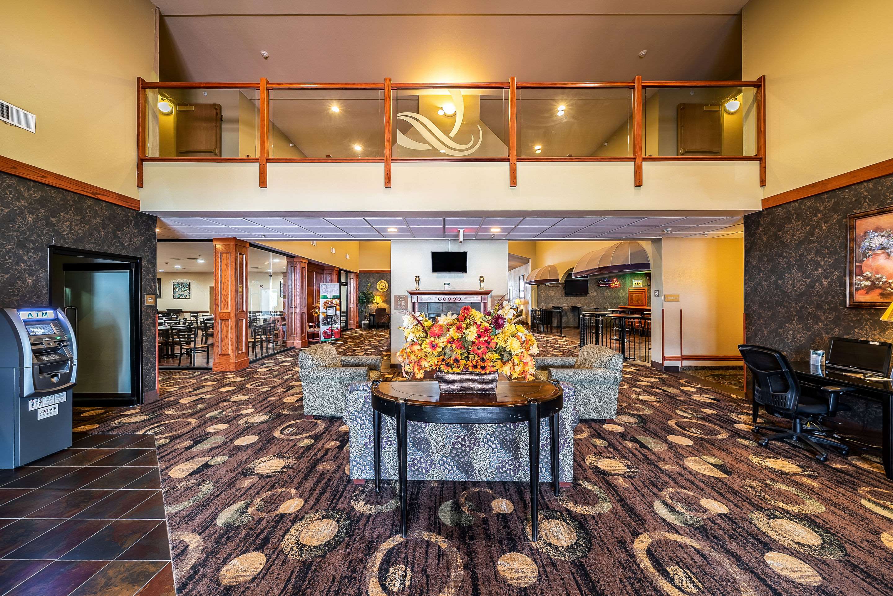 Hotel lobby | Quality Inn & Suites Hannibal