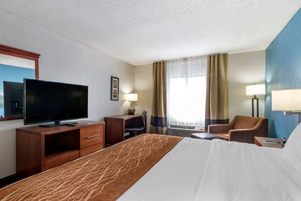  - Comfort Inn & Suites Lee's Summit - I-470, Exit 12