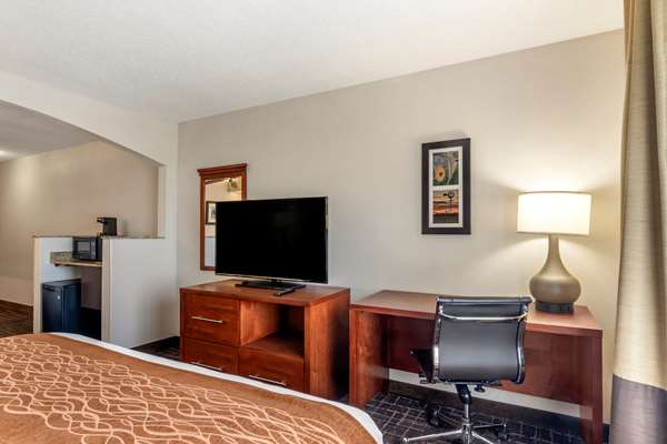 Suite - Comfort Inn & Suites Lee's Summit - I-470, Exit 12