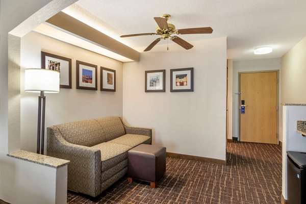 Suite - Comfort Inn & Suites Lee's Summit - I-470, Exit 12