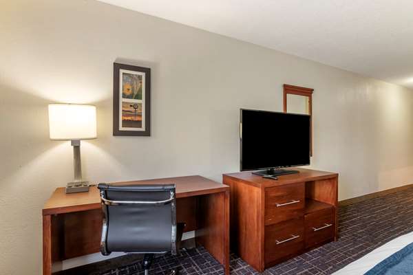  - Comfort Inn & Suites Lee's Summit - I-470, Exit 12