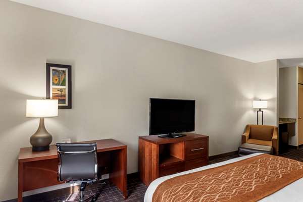 Suite - Comfort Inn & Suites Lee's Summit - I-470, Exit 12