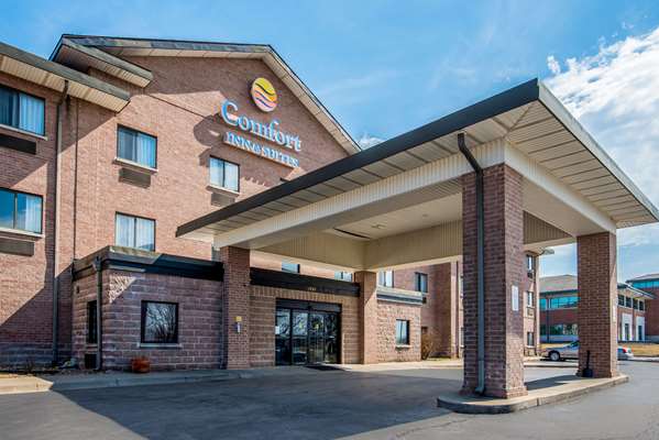 Exterior view - Comfort Inn & Suites Lee's Summit - I-470, Exit 12
