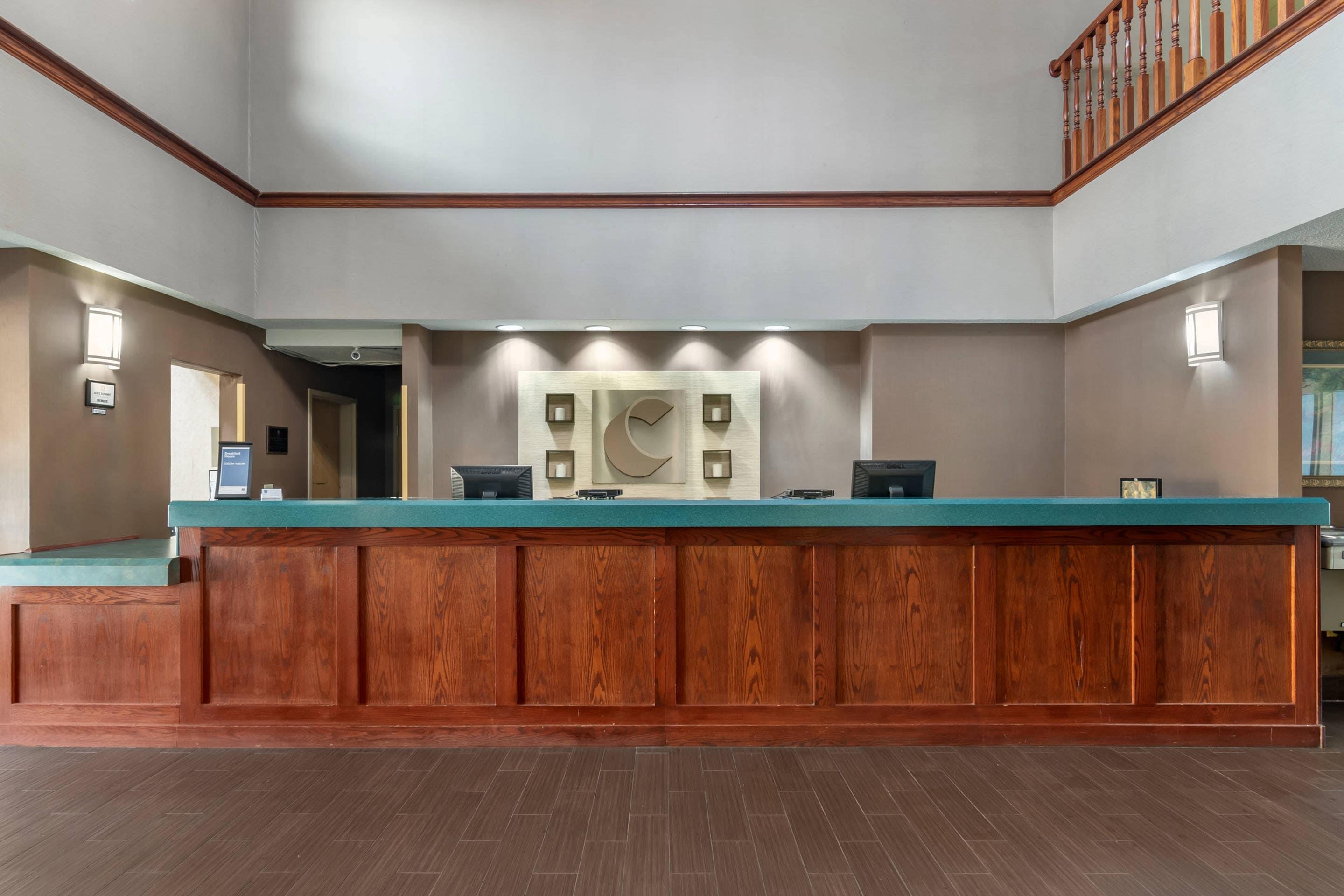 Front desk | Comfort Inn & Suites Lees Summit - Kansas City
