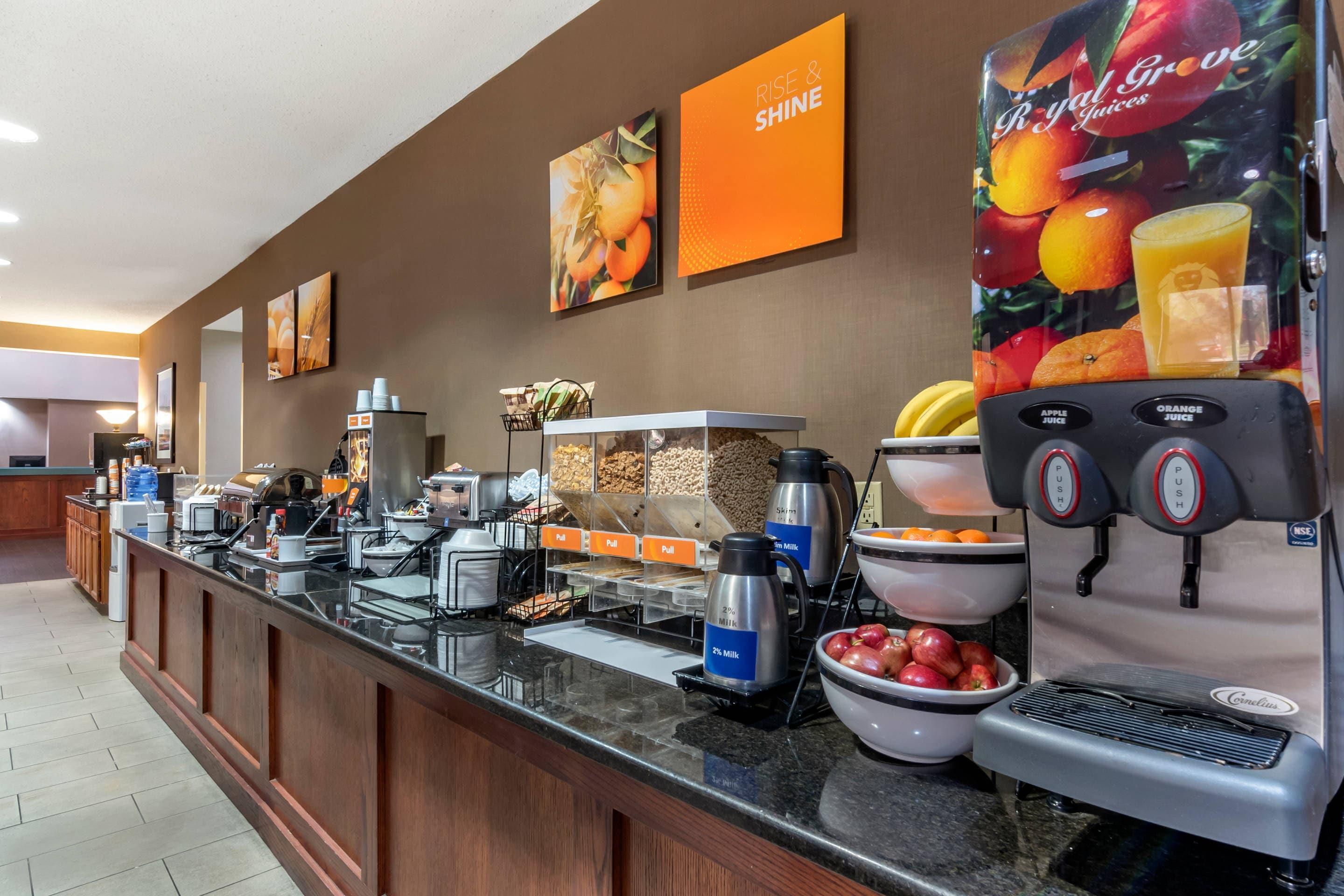 Breakfast counter | Comfort Inn & Suites Lees Summit - Kansas City