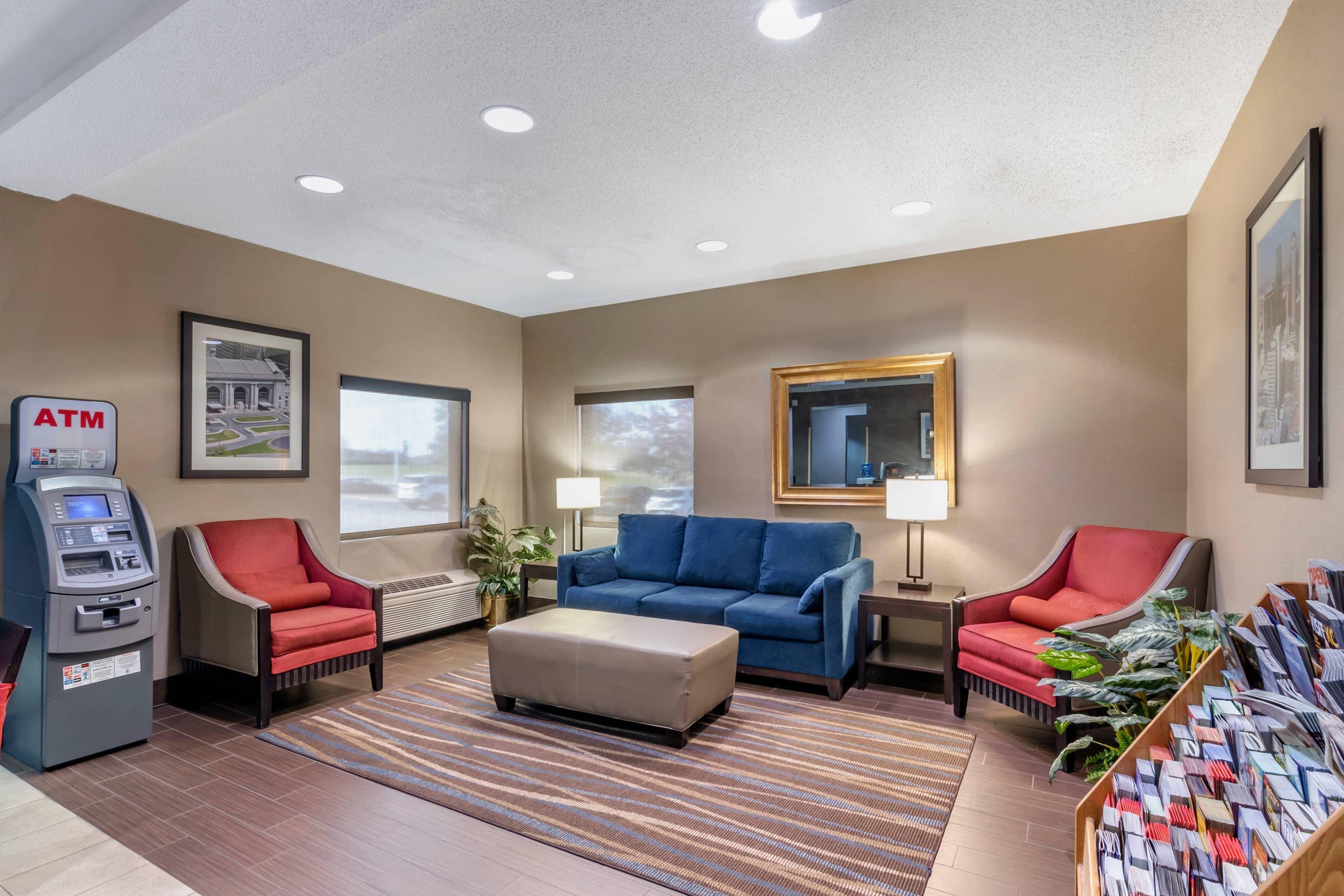 Lobby with sitting area | Comfort Inn & Suites Lees Summit - Kansas City