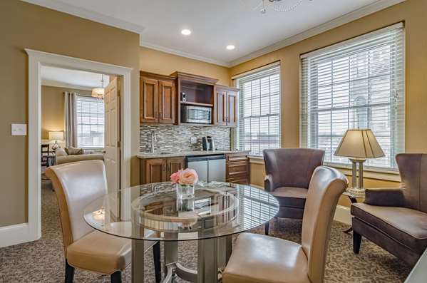 Suite - Hotel Bothwell Sedalia