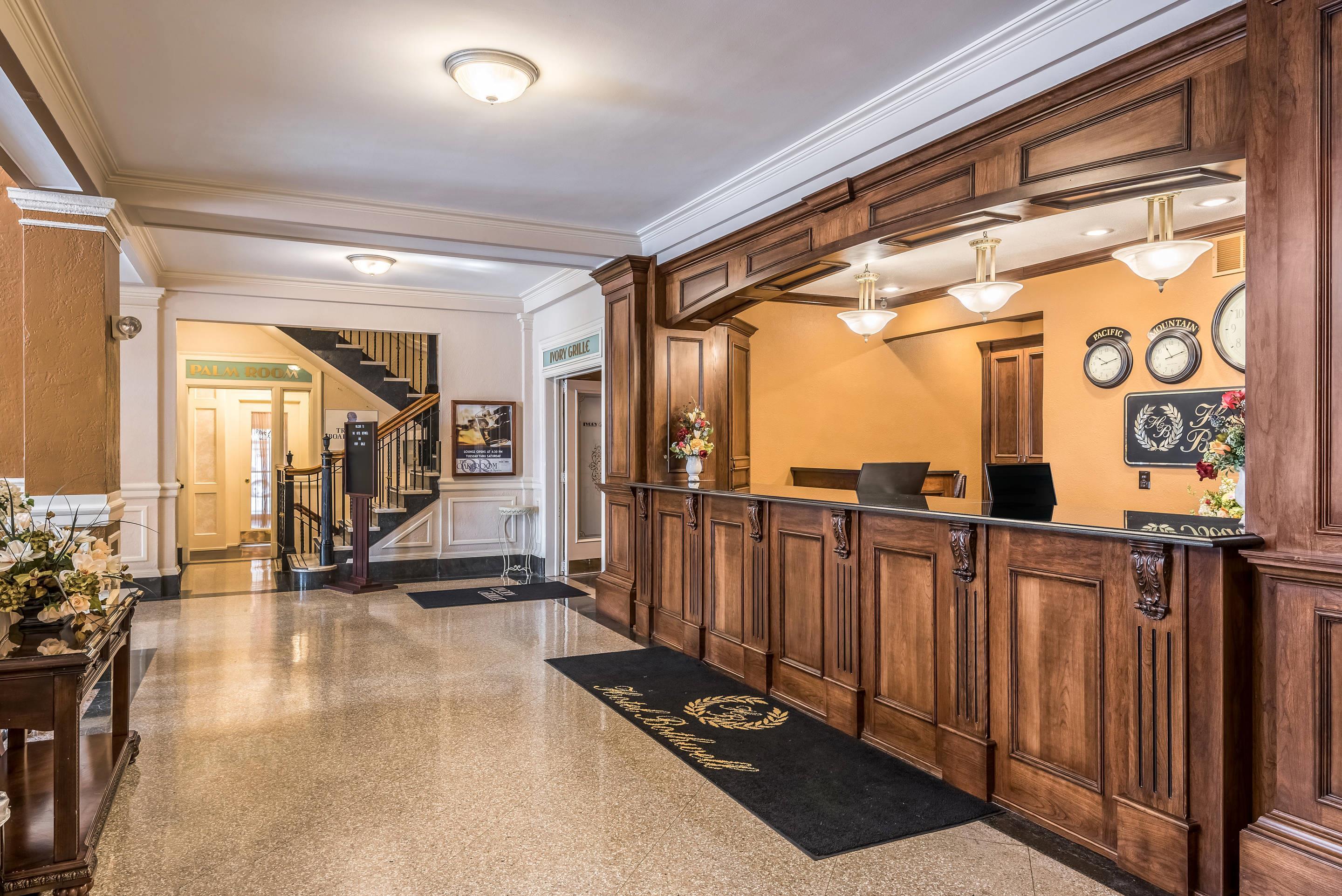 Front desk | Hotel Bothwell Sedalia Central District, Ascend Hotel Collection