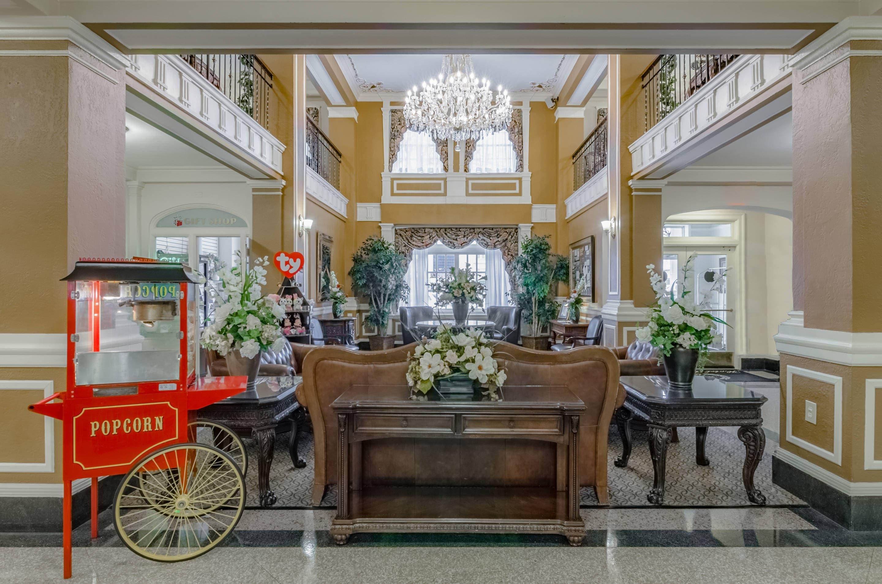Hotel lobby | Hotel Bothwell Sedalia Central District, Ascend Hotel Collection