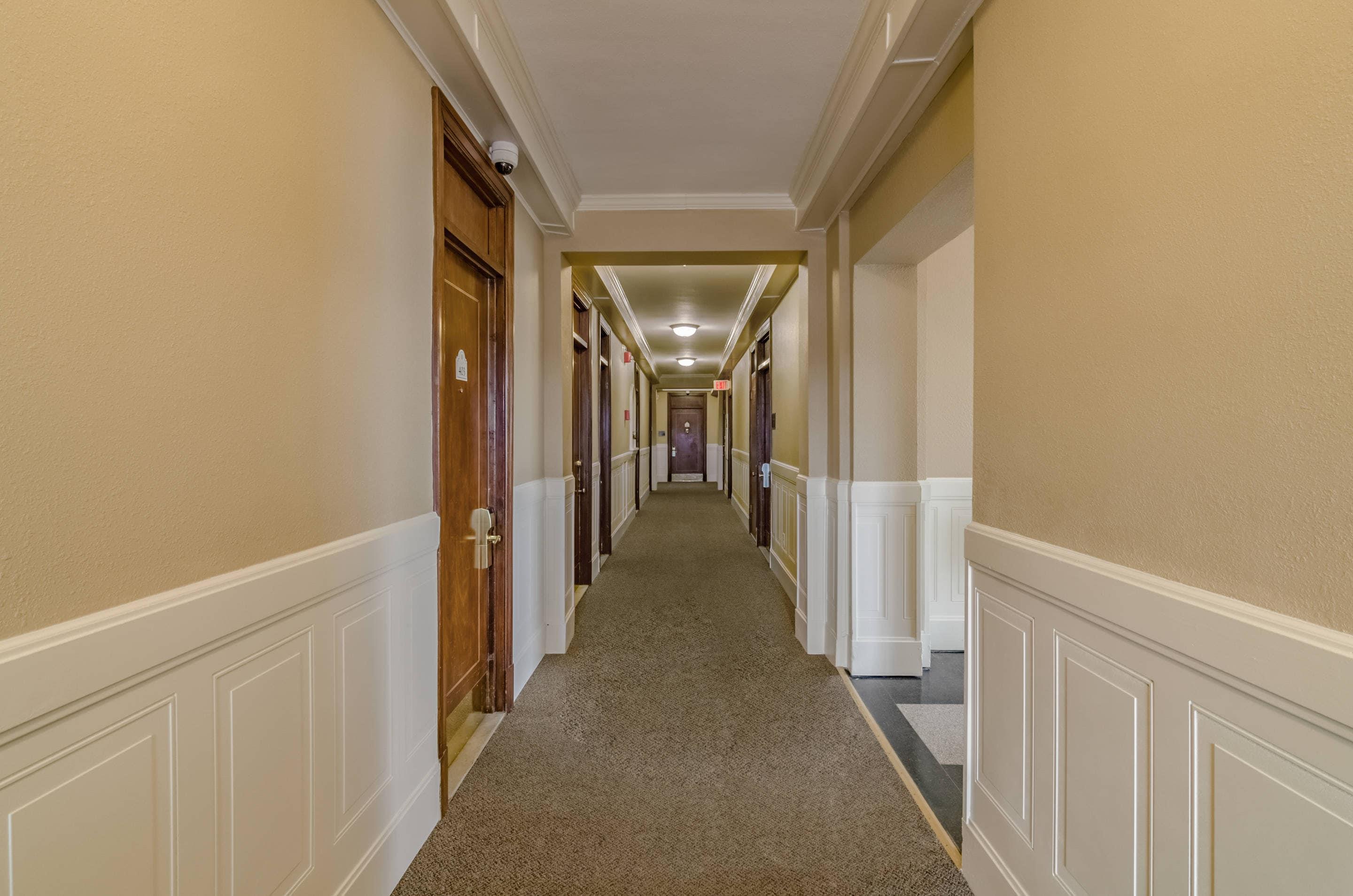 Hotel hallway | Hotel Bothwell Sedalia Central District, Ascend Hotel Collection