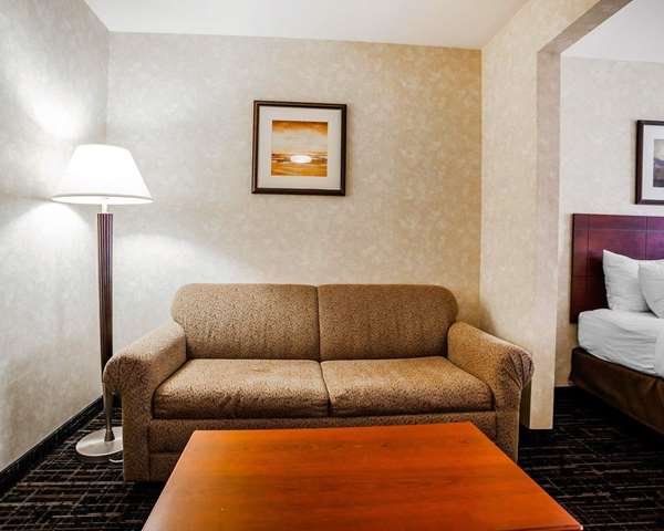  - Comfort Suites Independence - I-70, Exit 17