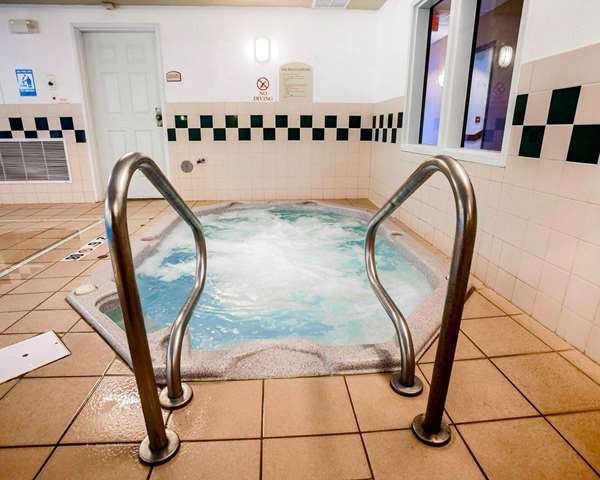 Pool - Comfort Suites Independence - I-70, Exit 17