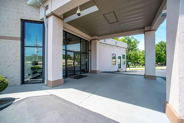 Exterior view - Quality Inn near Six Flags Pacific - I-44, Exit 257