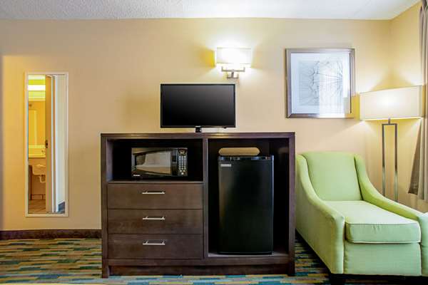  - Quality Inn near Six Flags Pacific - I-44, Exit 257