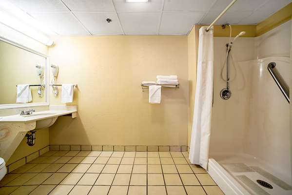  - Quality Inn near Six Flags Pacific - I-44, Exit 257