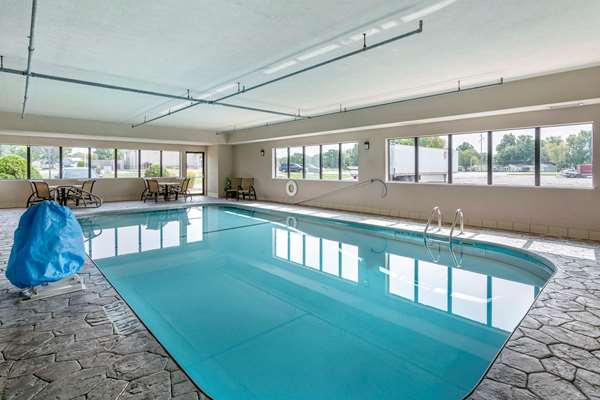 Pool - Comfort Inn Sullivan
