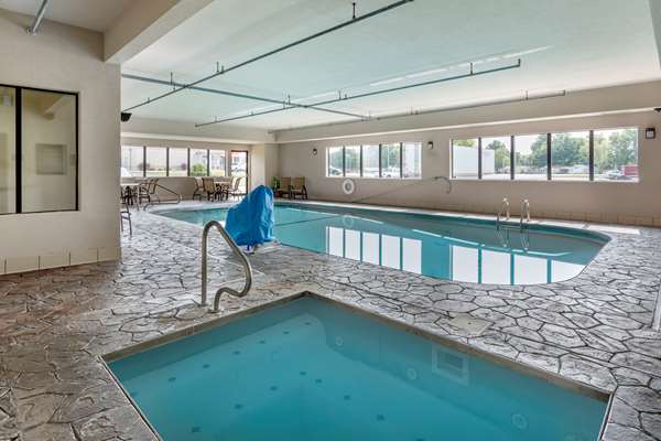 Pool - Comfort Inn Sullivan